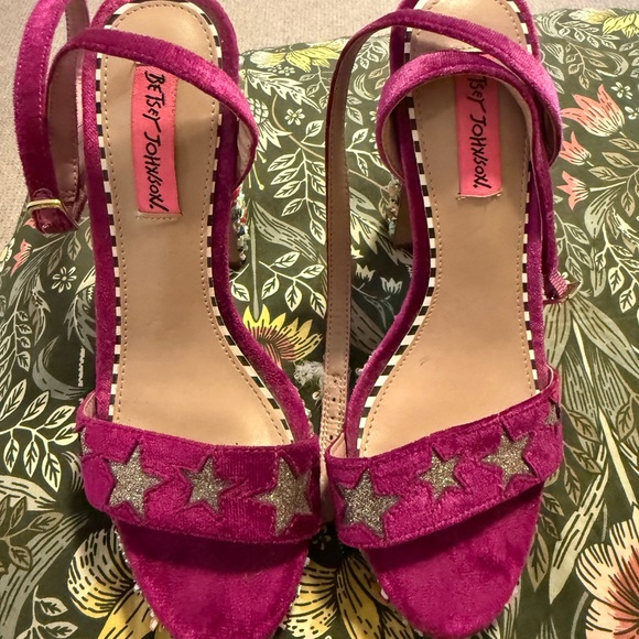 Betsey Johnson Fuchsia Sandals with Glitter Stars - Picture 1 of 4